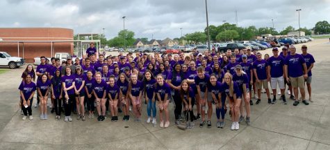 More than 140 students participated in PN-G’s second Indians Give service event, taking part in a
dozen various project in locations throughout the community on Saturday, May 18.