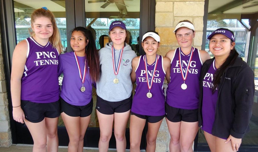 Varsity kicked off the tennis season with Melanie Ramos and Kiley Weatherly winning the A doubles along with Bianca McManus and Allena Nguyen winning B doubles so proud of all these young ladies for working so hard today at the tournament
#PNGTENNIS #PNGHIGHSCHOOL